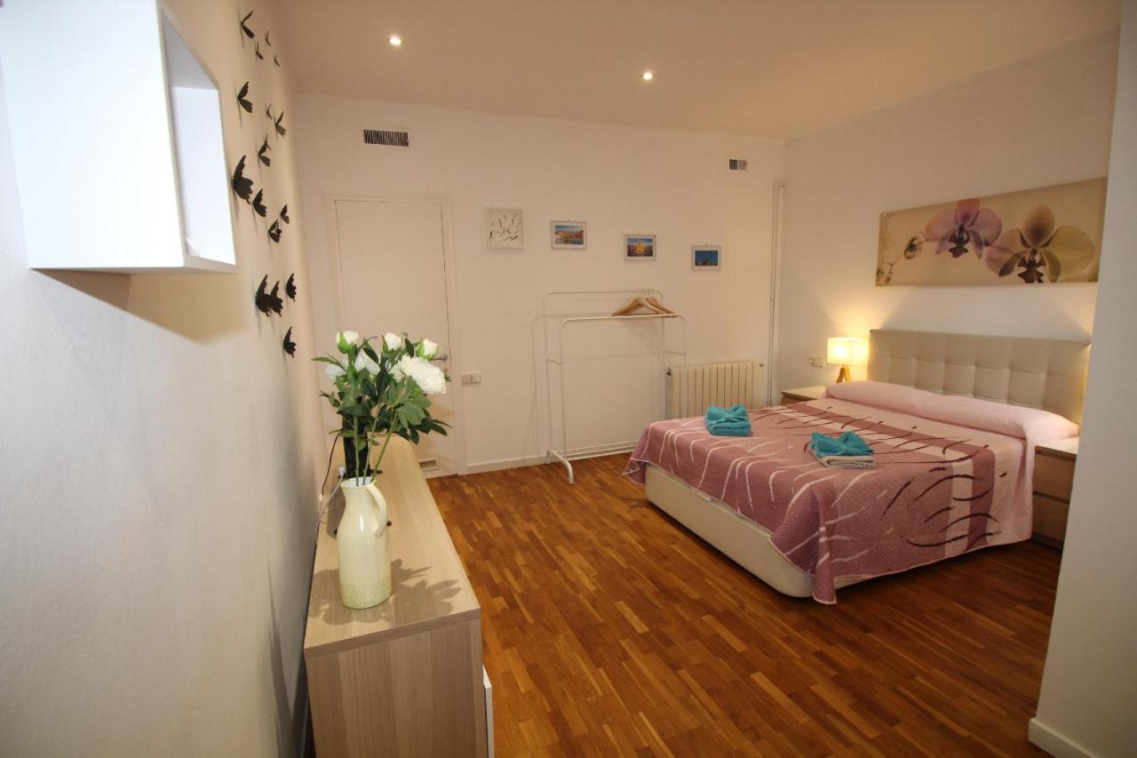 Rooms Arago Barcelona Bagian luar foto
